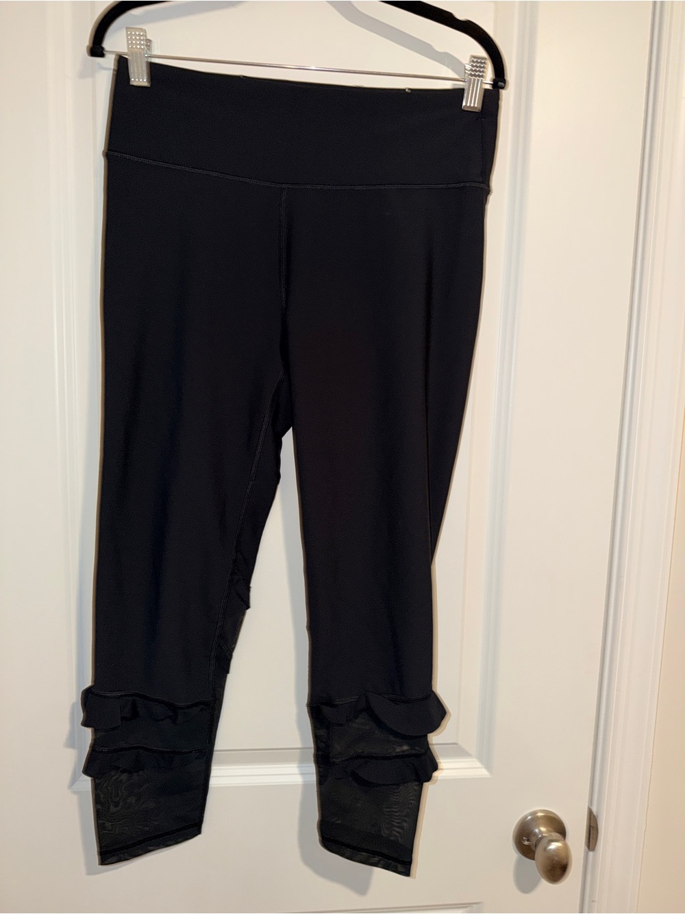 Victoria Sport Black Ruffle Crop Active Leggings, Size L - Picture 2 of 6